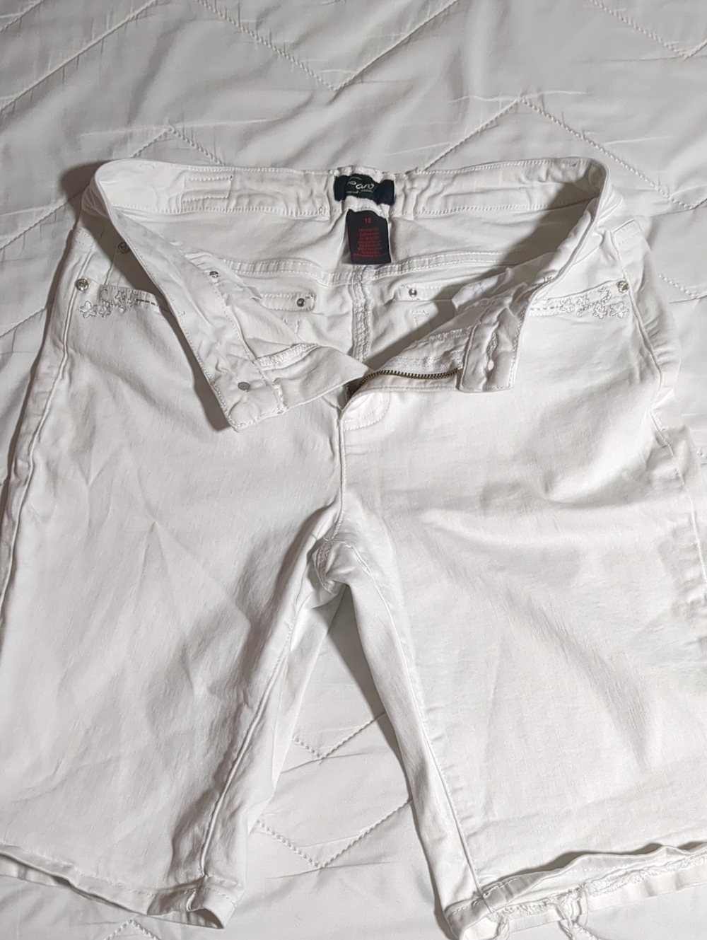 Earl Jean White Denim Shorts - Embroidered Pocket Detail
